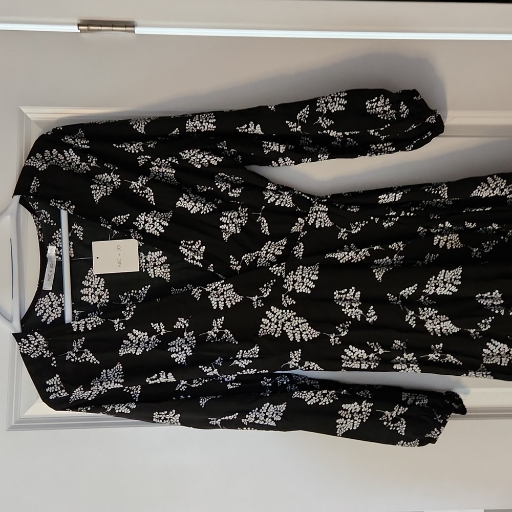 NIC & JO Black and White wrap around dress size L